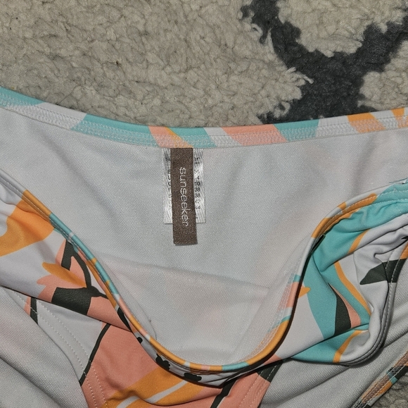 Sun Seeker printed bikini size 4 - Picture 4 of 4